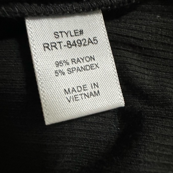 NWT Zenana Ribbed Top - Picture 6 of 6